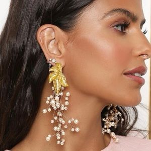 Pearl drop earrings